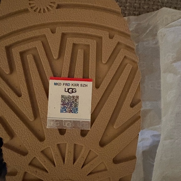 UGG Aubrey Ankle Platform Sandals – Black – Size US 9 - Picture 14 of 16